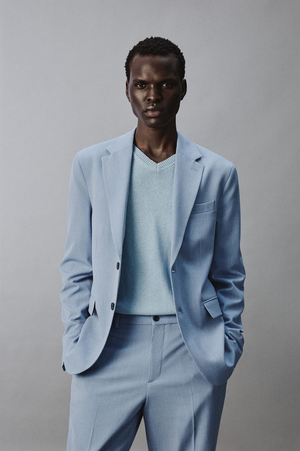 КОСТЮМНЫЙ БЛЕЙЗЕР КОМФОРТНОЙ ПОСАДКИ ИЗ РЕЛЬЕФНОЙ ТКАНИ