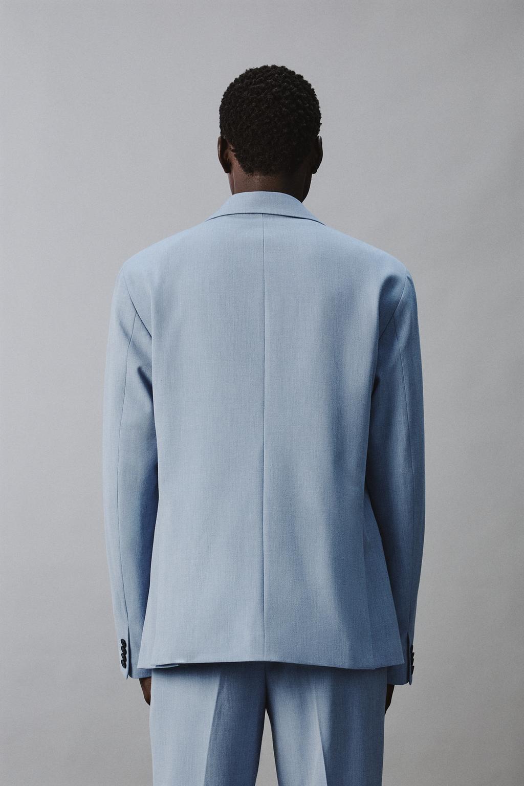 КОСТЮМНЫЙ БЛЕЙЗЕР КОМФОРТНОЙ ПОСАДКИ ИЗ РЕЛЬЕФНОЙ ТКАНИ