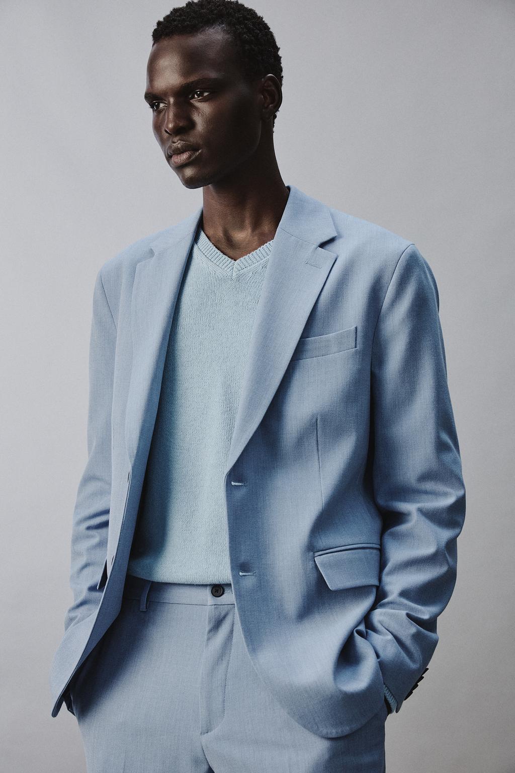 КОСТЮМНЫЙ БЛЕЙЗЕР КОМФОРТНОЙ ПОСАДКИ ИЗ РЕЛЬЕФНОЙ ТКАНИ