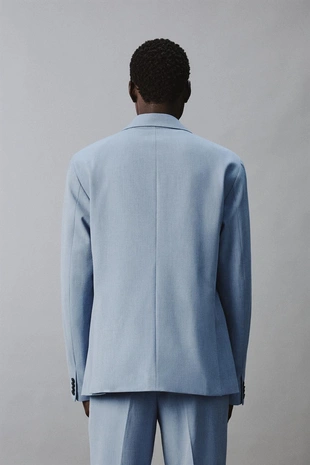 Костюмный блейзер комфортной посадки из рельефной ткани- Заказать в России