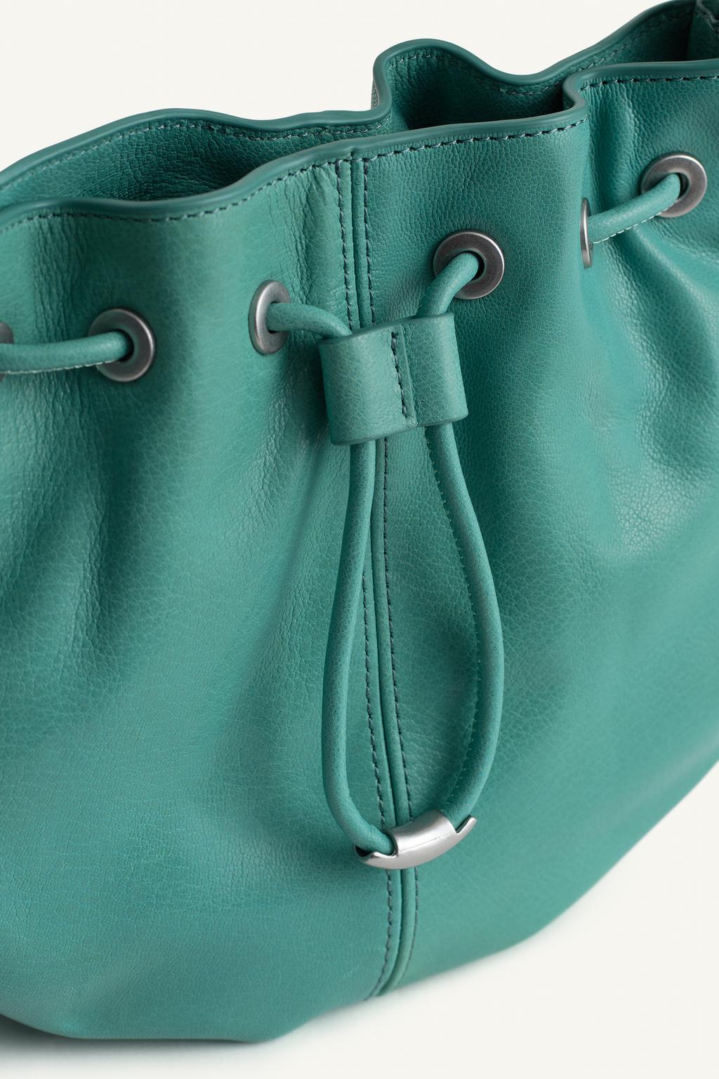 Мини-сумка из кожи