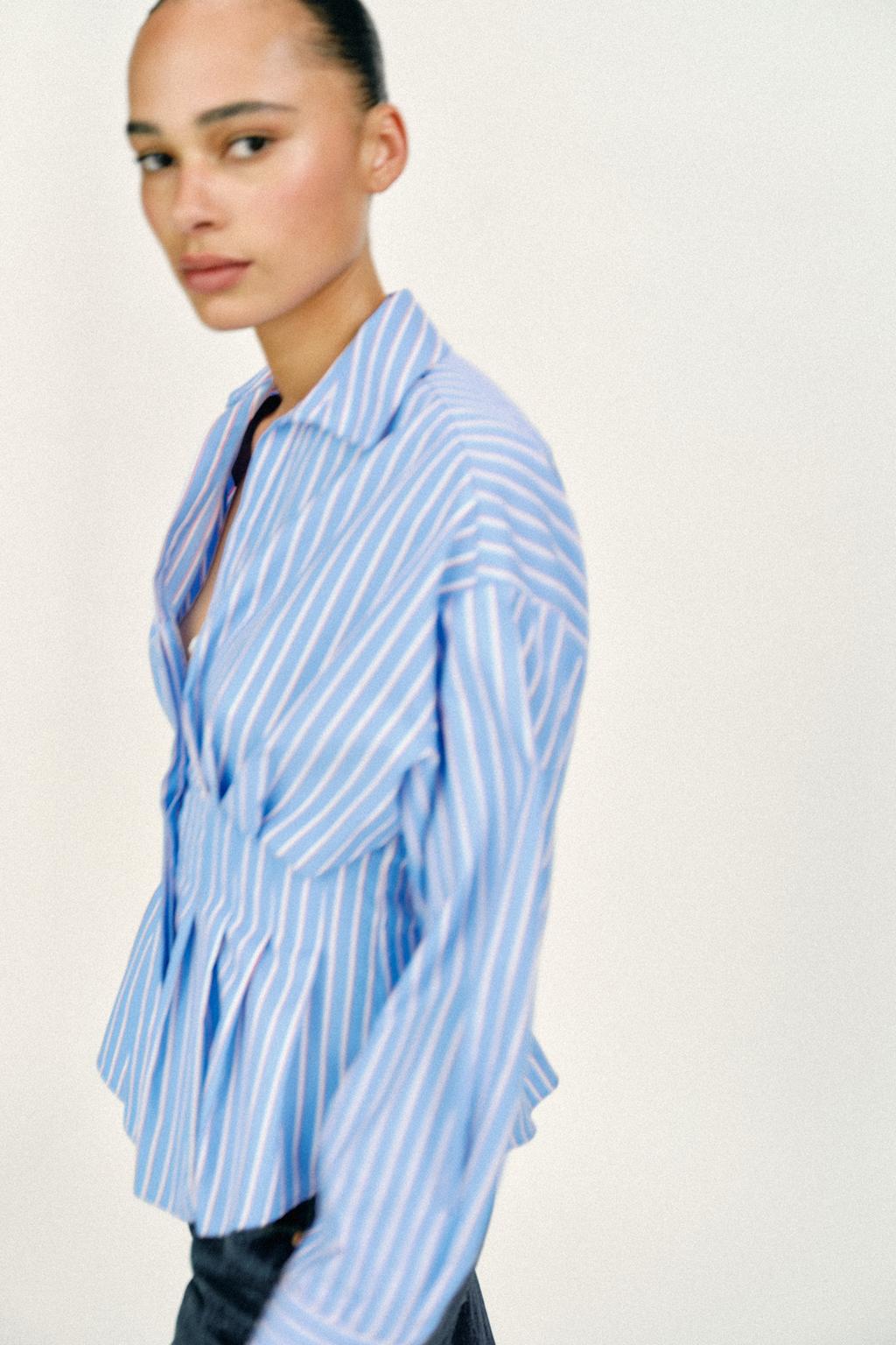 РУБАШКА ИЗ ПОПЛИНА В ПОЛОСКУ СО СКЛАДКАМИ