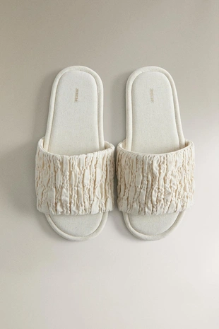 Шлепанцы с деталями в складку- Заказать в России