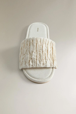 Шлепанцы с деталями в складку- Заказать в России