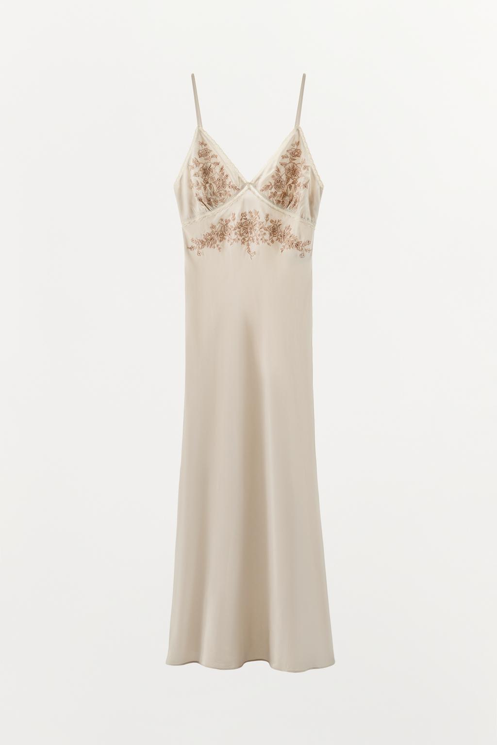 ДЛИННОЕ ПЛАТЬЕ С ВЫШИВКОЙ И БУСИНАМИ