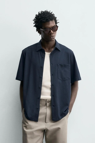 Рубашка классического кроя из рельефной ткани