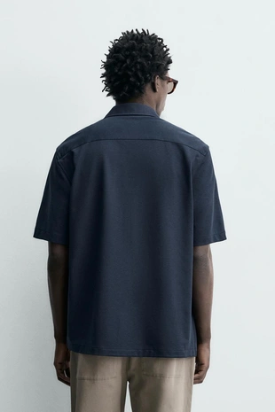 Рубашка классического кроя из рельефной ткани