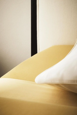 Сатиновый простынь на резинке | 30 см (300 tc)- Заказать в России