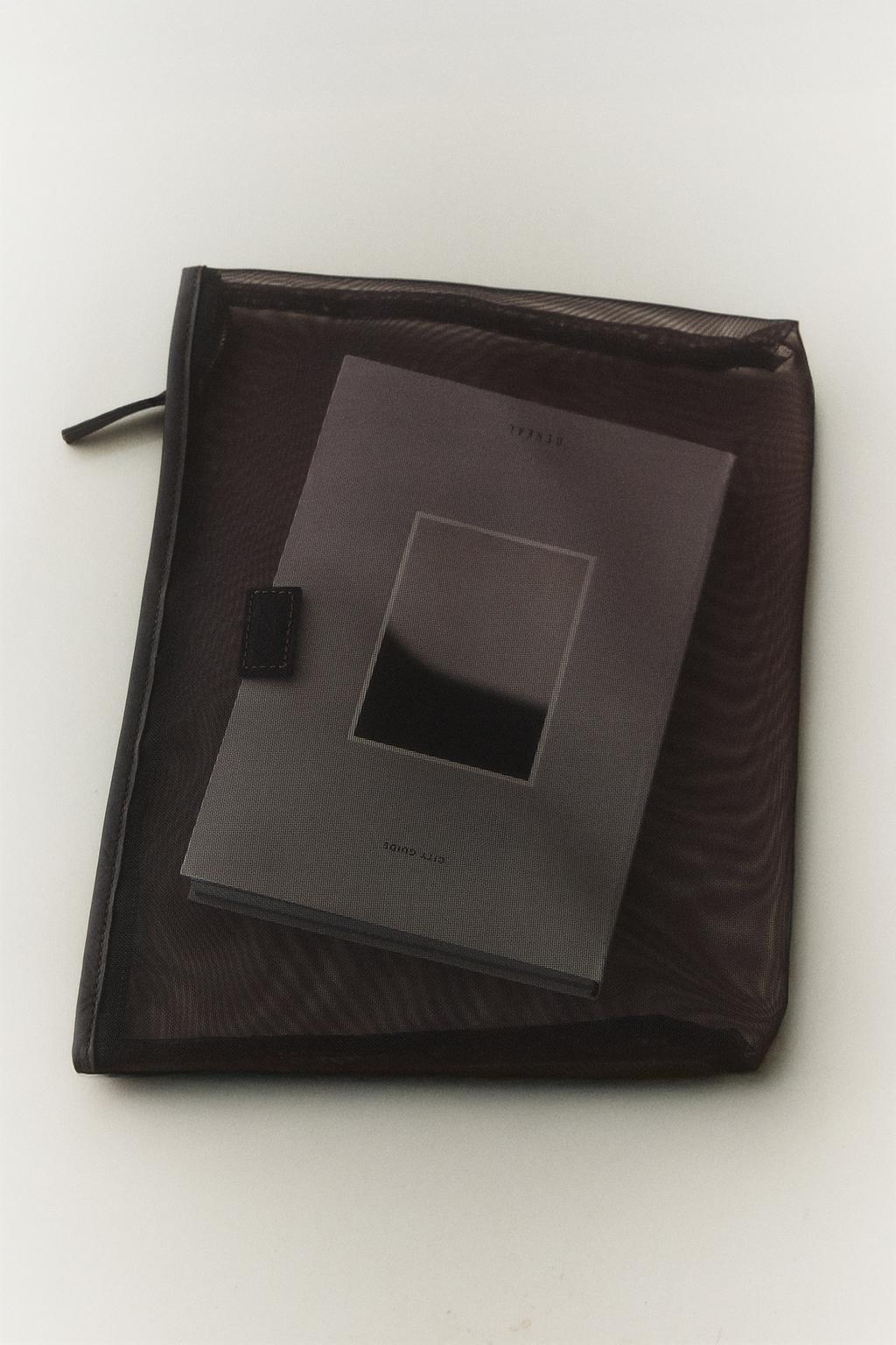 Сумка-клатч с сетчатым финишем