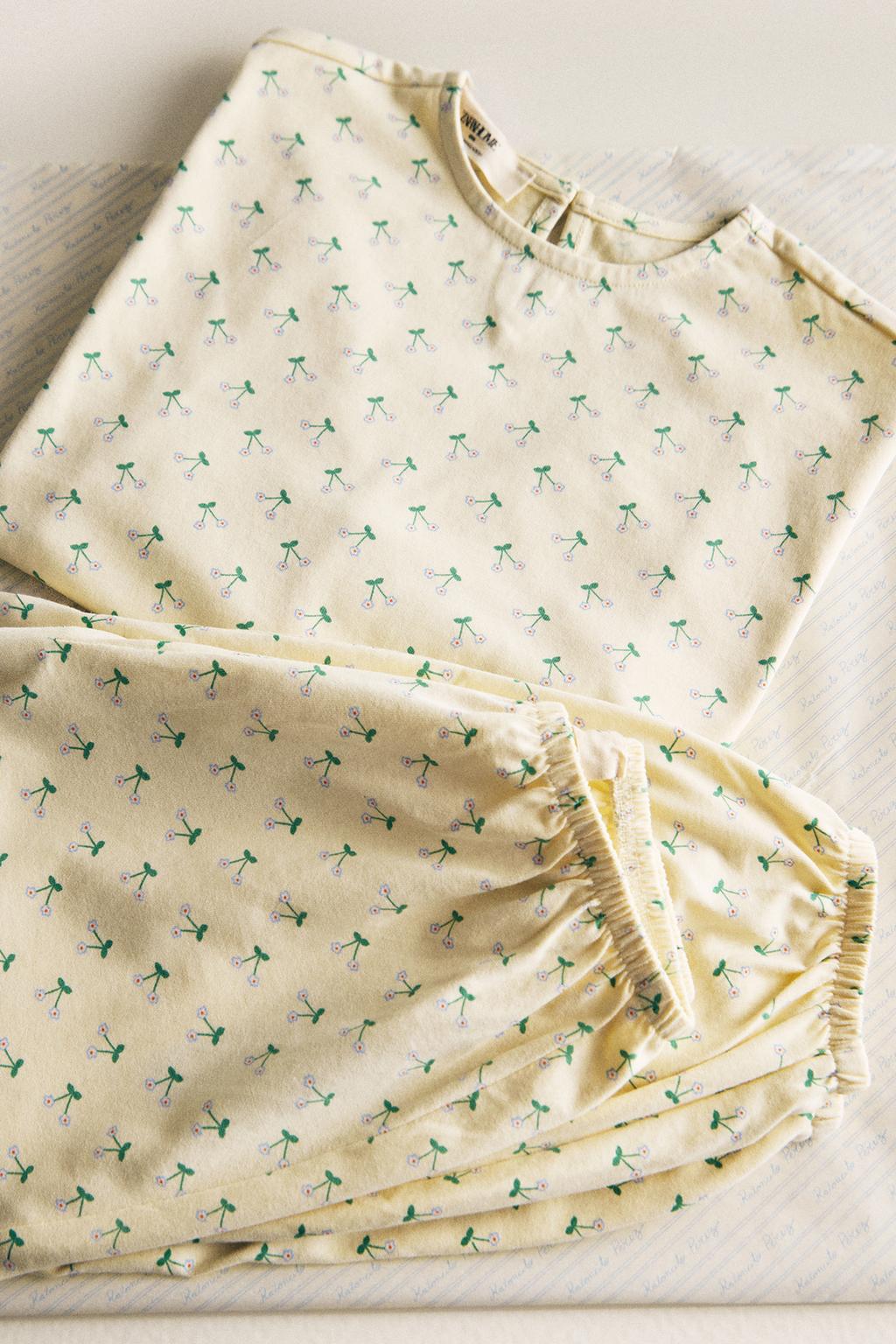 Детские пижамы с цветочным узором