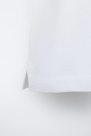 Однотонная футболка