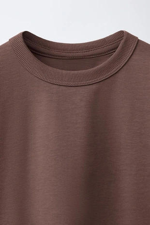 Однотонная футболка