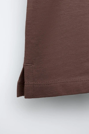 Однотонная футболка