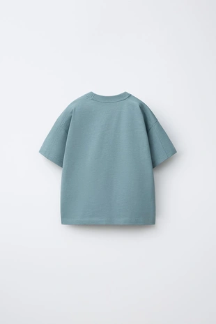 Однотонная футболка