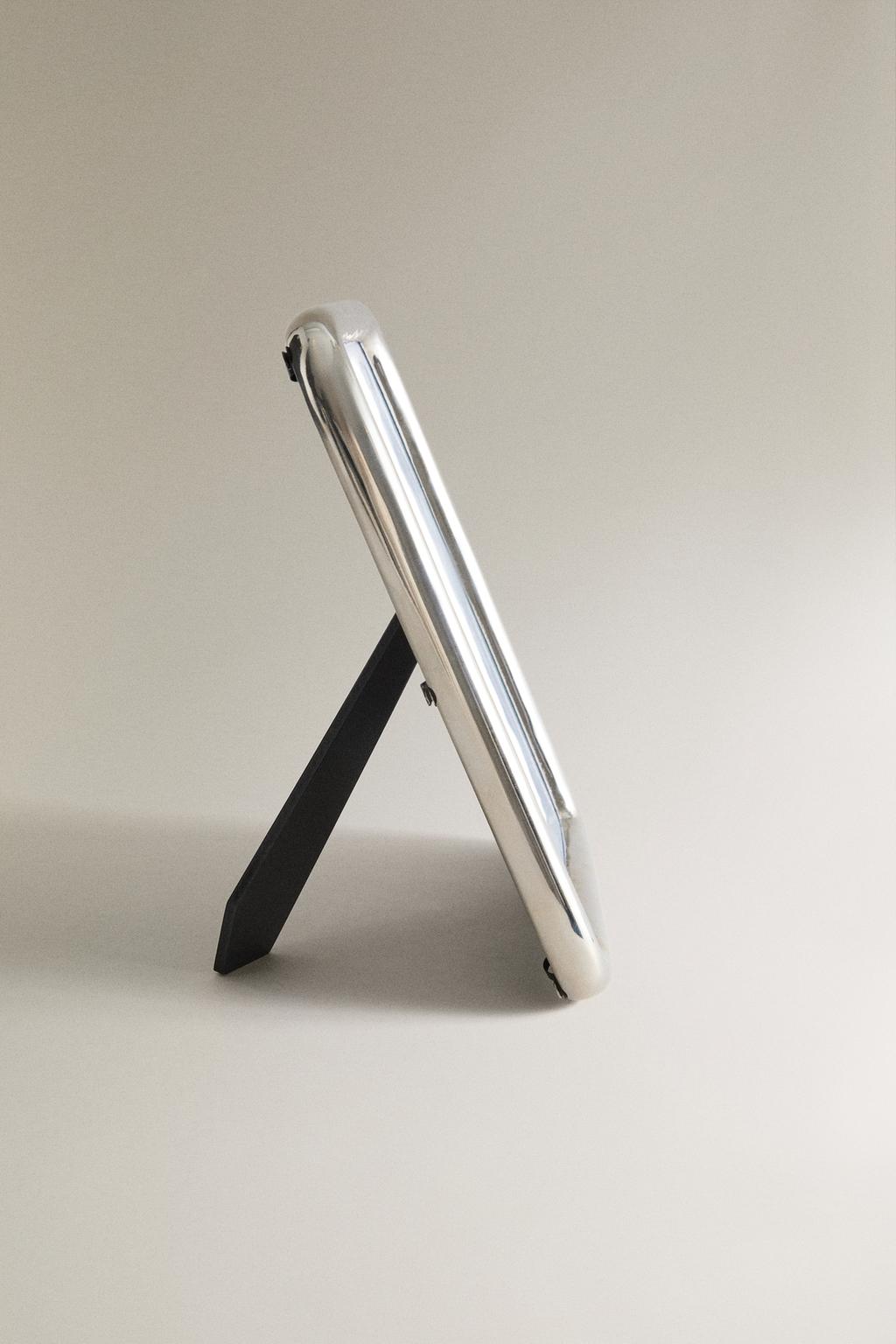 Металлическая фоторамка