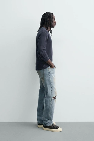 Джинсы Regular Fit винтаж с разрезами- Заказать в России