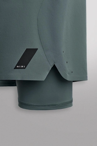 Базовые спортивные шорты 2 в 1- Заказать в России