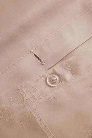 Двуспальное сатиновое одеяло с жаккардовым узором- Заказать в России