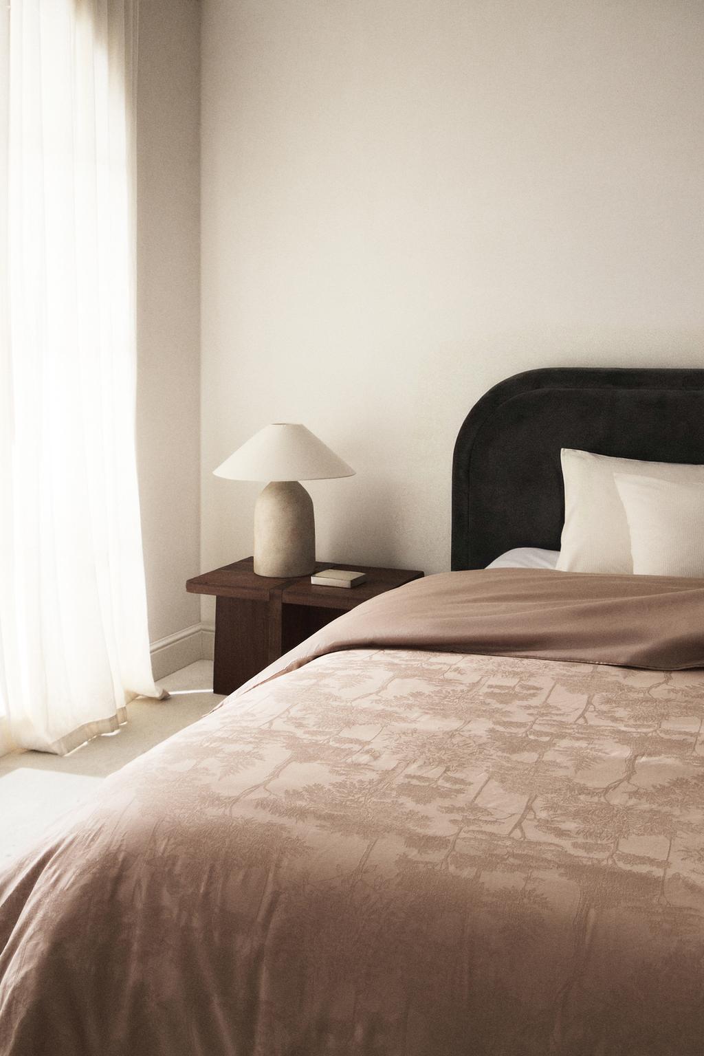 Двуспальное сатиновое одеяло с жаккардовым узором