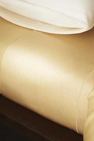 Простынь из сатина с отделкой (300 нитей)- Заказать в России