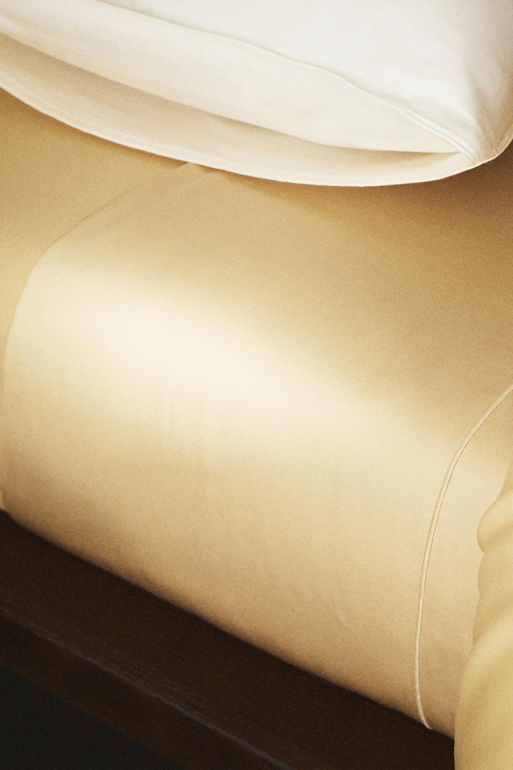 Простынь из сатина с отделкой (300 нитей)