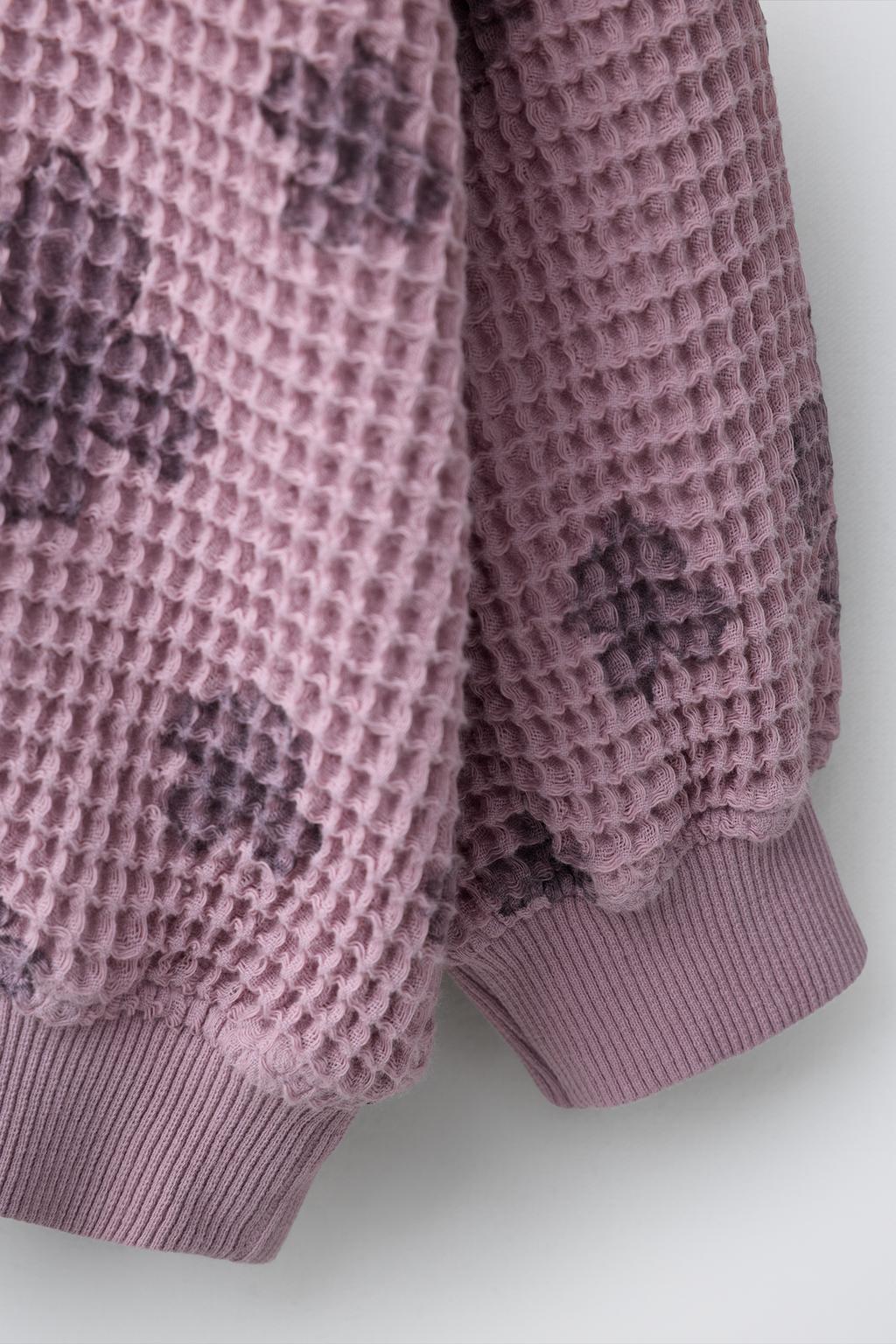 ВАФЕЛЬНАЯ ТОЛСТОВКА С ЦВЕТОЧНЫМ ПРИНТОМ