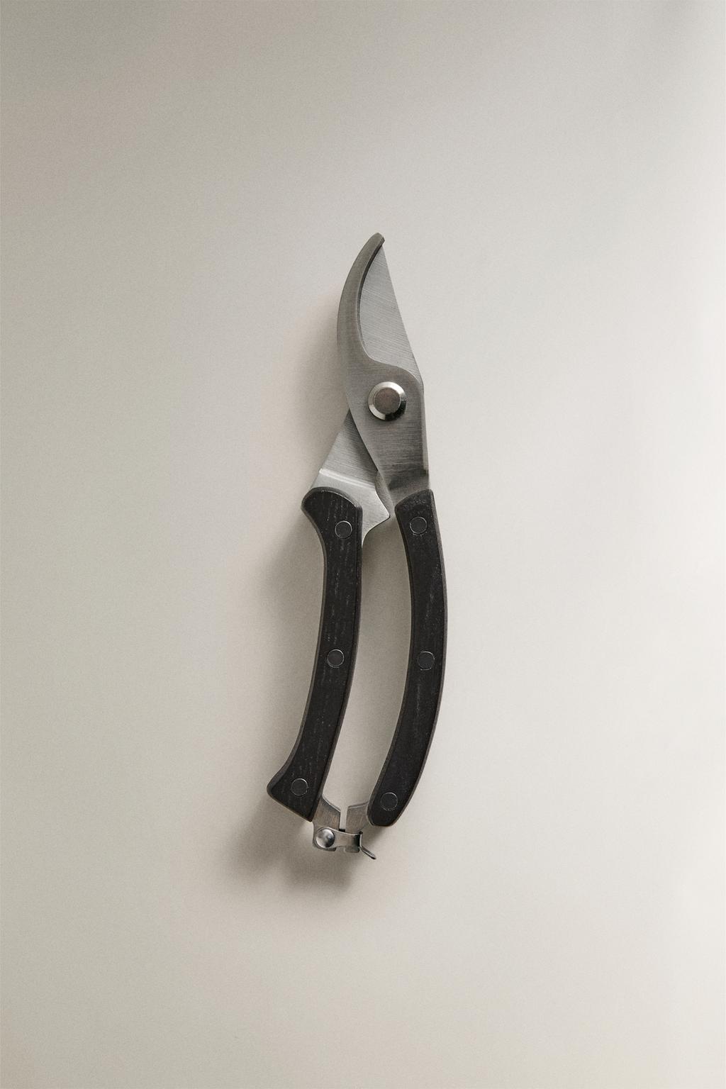 Секатор для сада