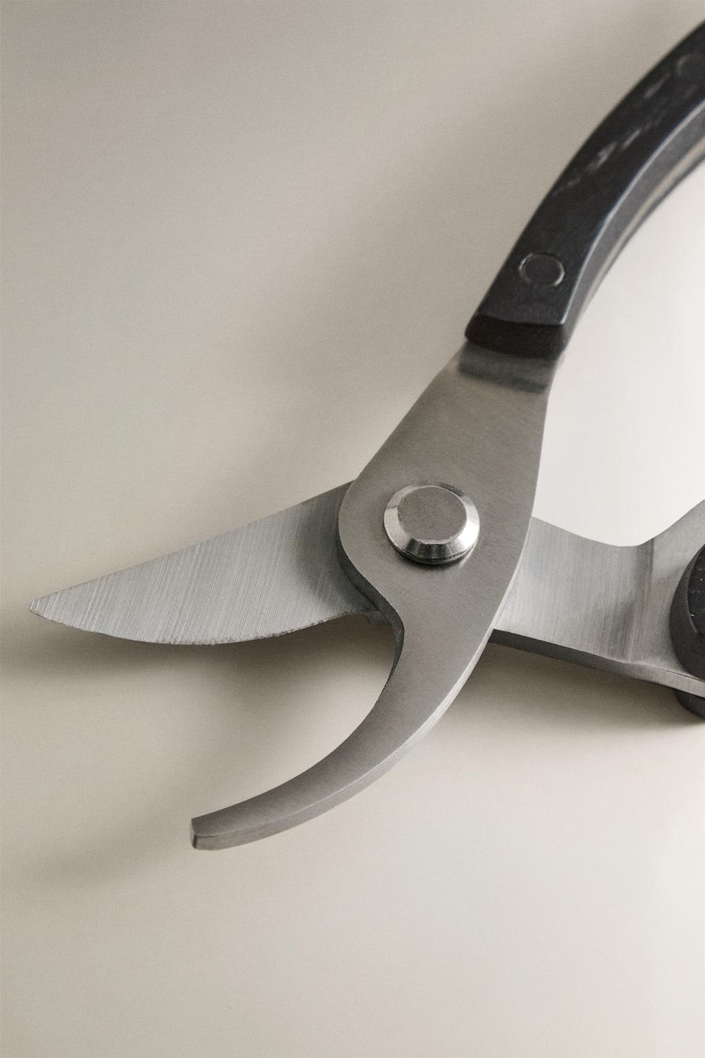 Секатор для сада