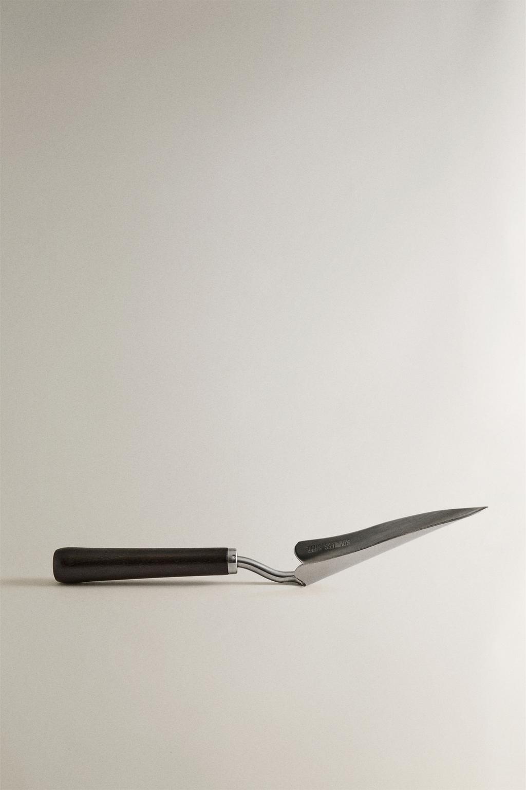 Маленькая садовая лопата