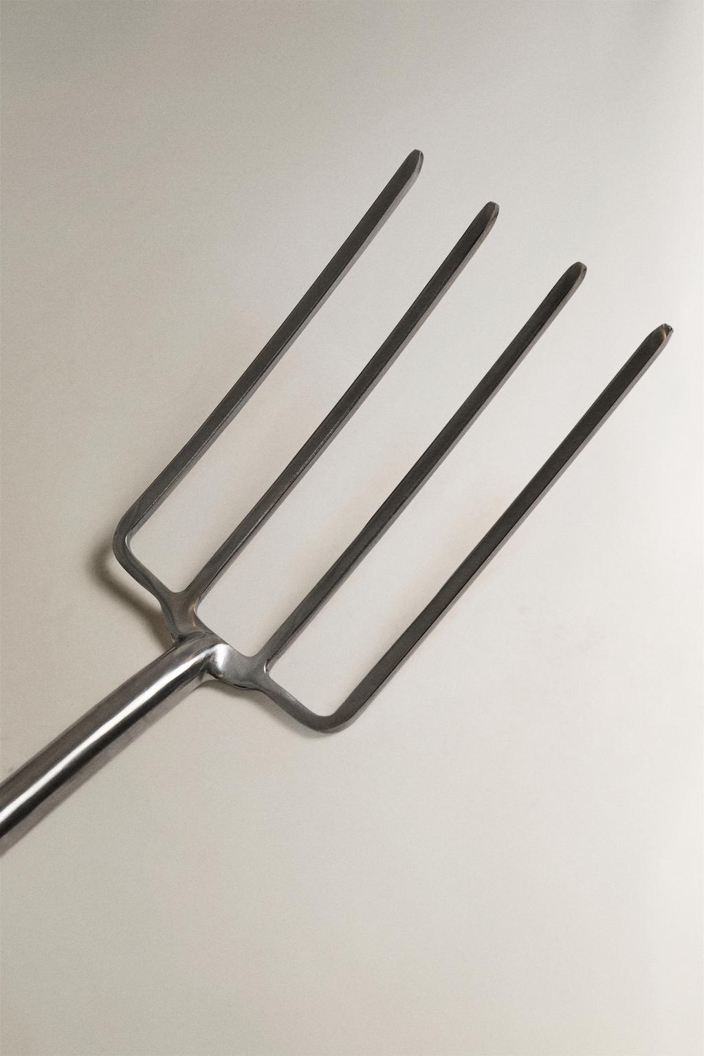 Садовый вилы zara