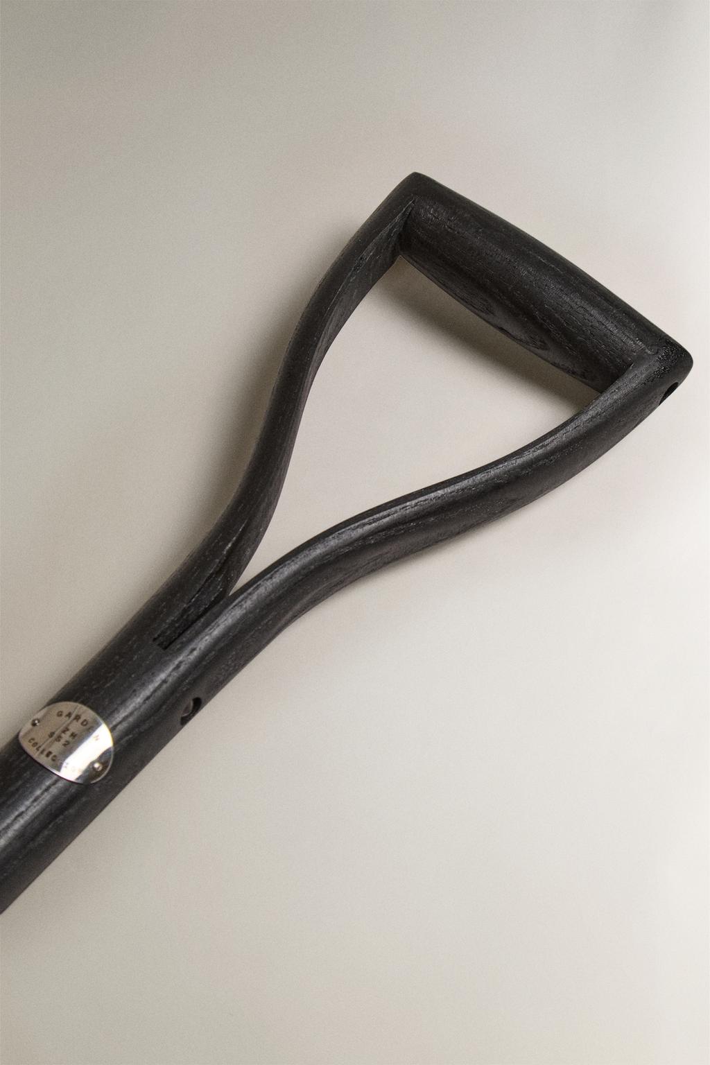 Садовый вилы zara