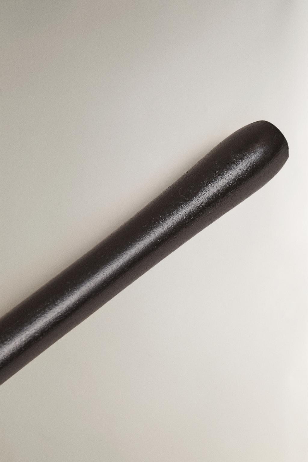 Садовая метла с деревянной ручкой