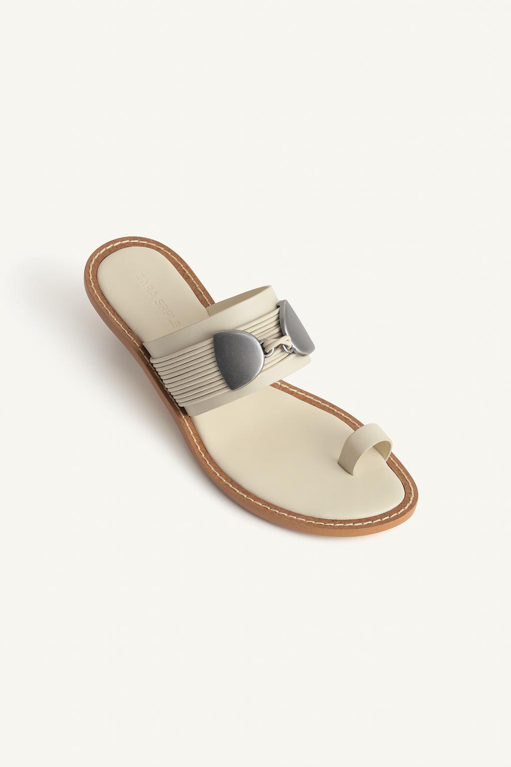 Кожаные босоножки с широким ремешком и узлом 16