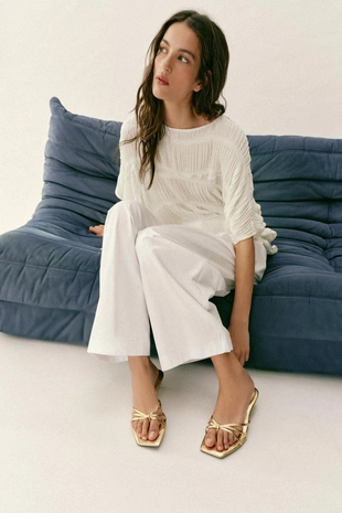 Босоножки с металлическим блеском- Заказать в России