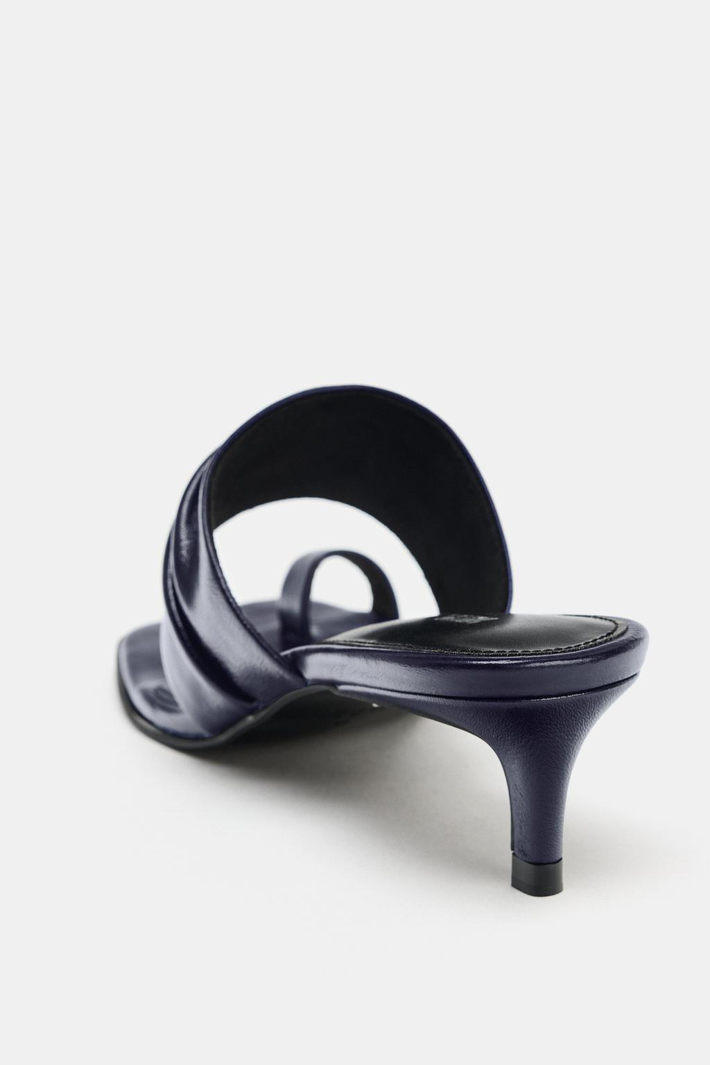 КОЖАНЫЕ САНДАЛИИ С РЕМЕШКОМ