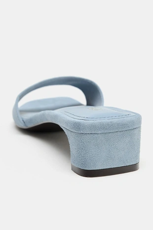 Замшевые босоножки на каблуке- Заказать в России