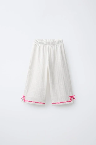 Брюки-кюлоты из рельефной ткани с контрастными волнами