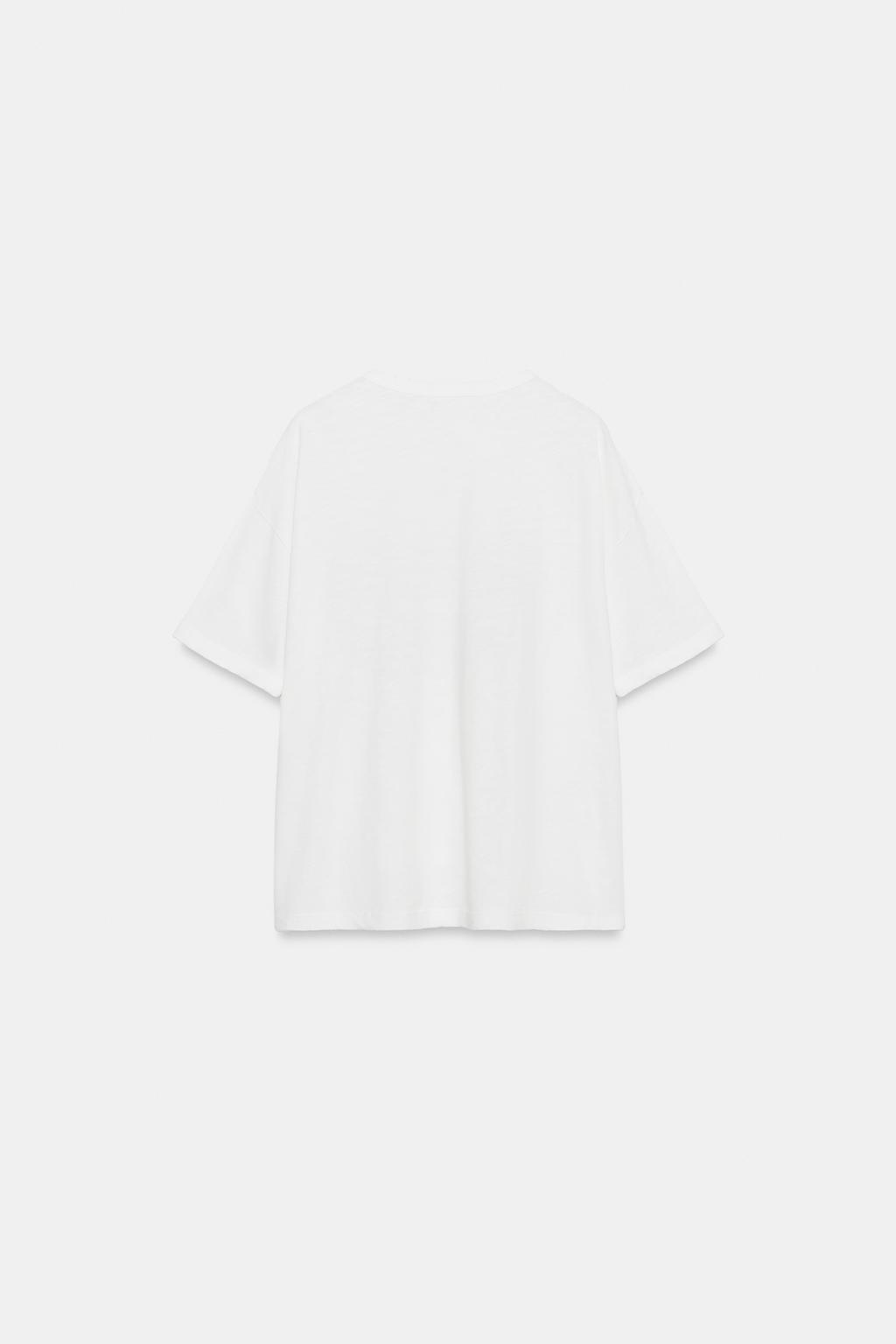 ФУТБОЛКА ОВЕРСАЙЗ С НАДПИСЬЮ И РАЗРЕЗАМИ