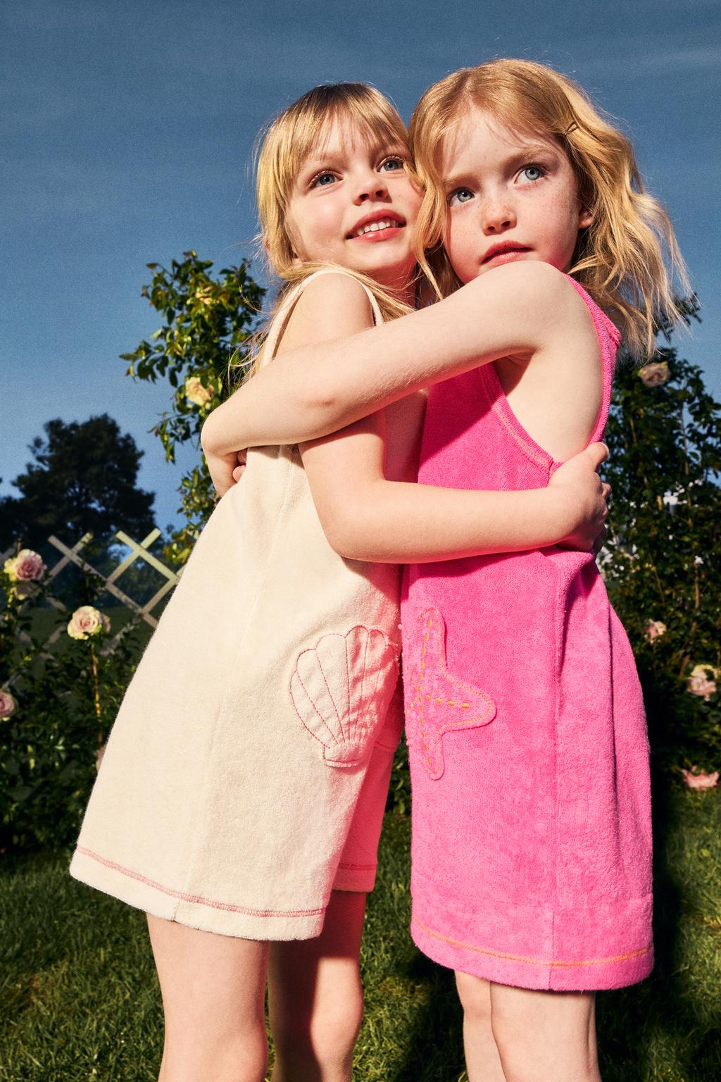 КОМБИНЕЗОН ИЗ МАХРОВОЙ ТКАНИ СО ЗВЕЗДАМИ