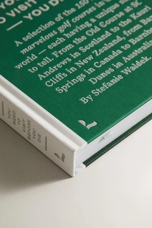 Книга 150 полей для гольфа, которые стоит посетить перед смертью (на английском языке)- Заказать в России