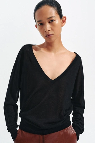 Джемпер тонкой вязки с V-образным вырезом- Заказать в России