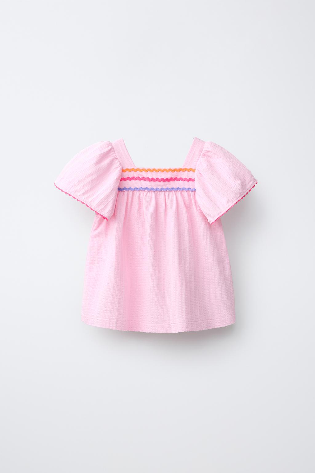 ТОП С КОНТРАСТНЫМИ ВОЛНИСТЫМИ ДЕТАЛЯМИ