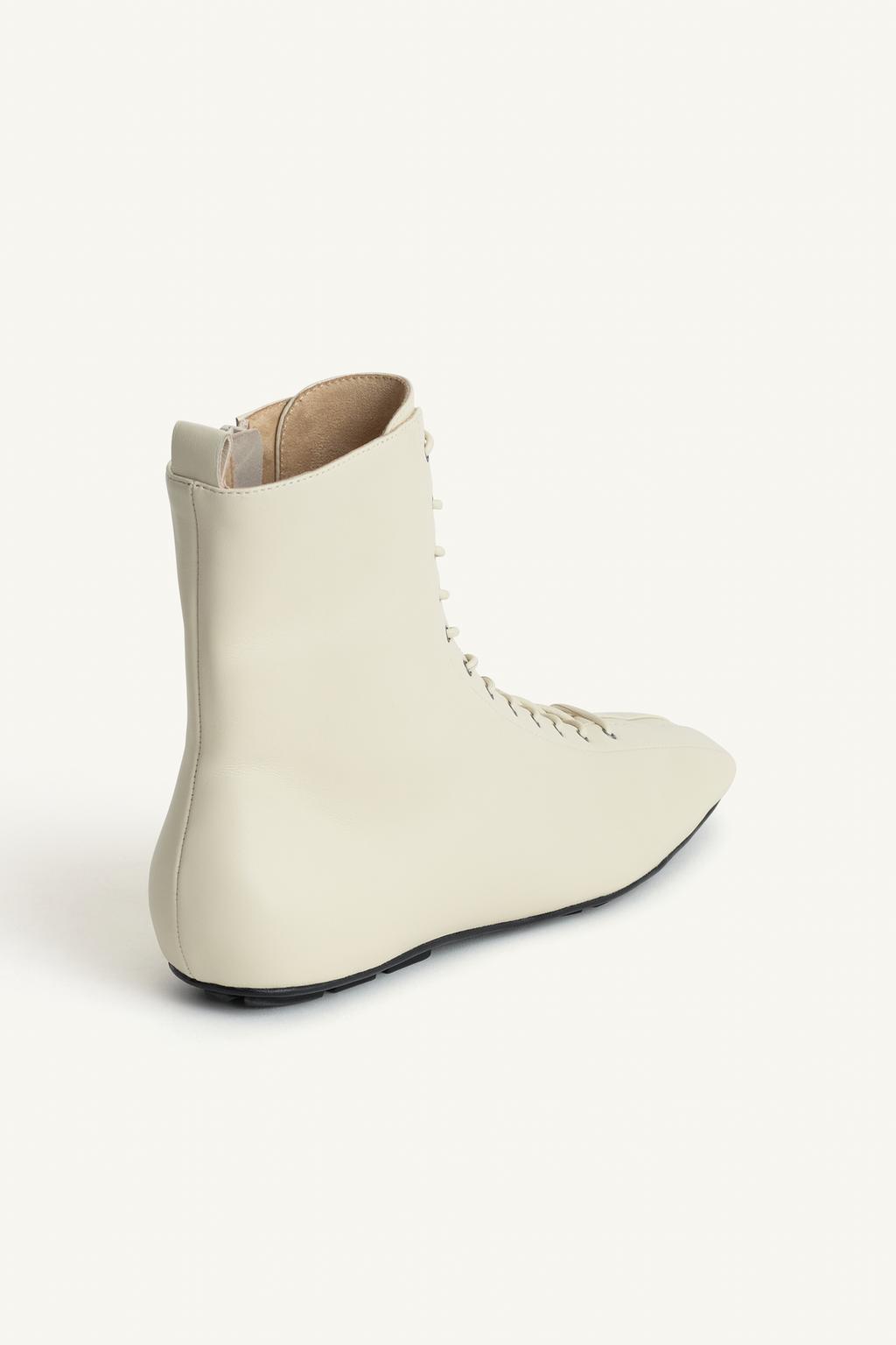 Кожаные ботильоны средней высоты