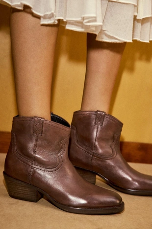 Кожаные потертые ботильоны в стиле ковбой- Заказать в России