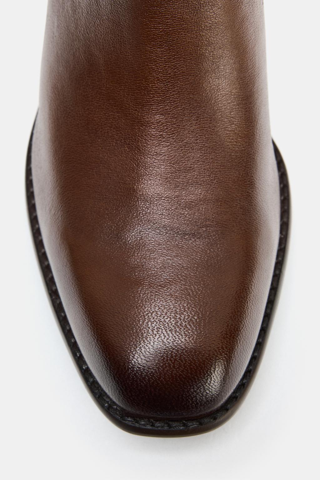 Кожаные потертые ботильоны в стиле ковбой