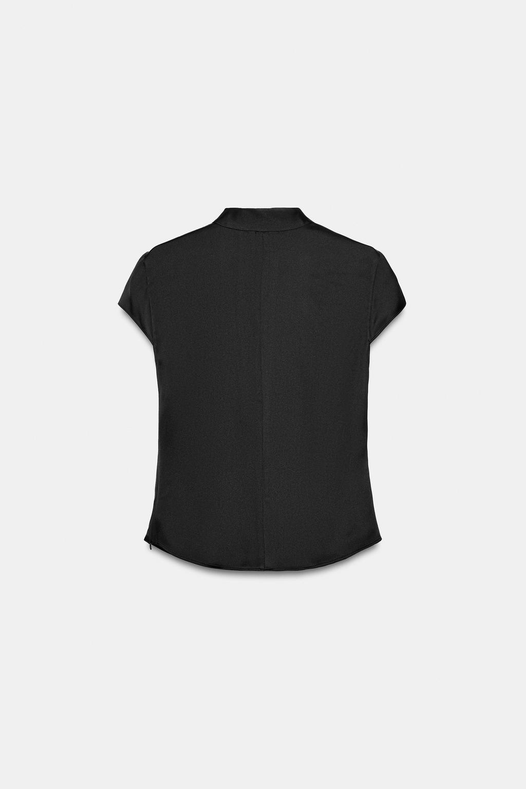 АТЛАСНЫЙ ТОП С БОКОВЫМИ ПУГОВИЦАМИ