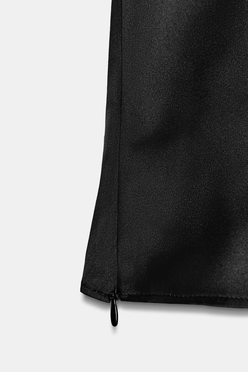 АТЛАСНЫЙ ТОП С БОКОВЫМИ ПУГОВИЦАМИ