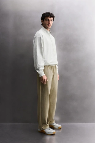 Джоггеры свободного кроя из плотной ткани- Заказать в России