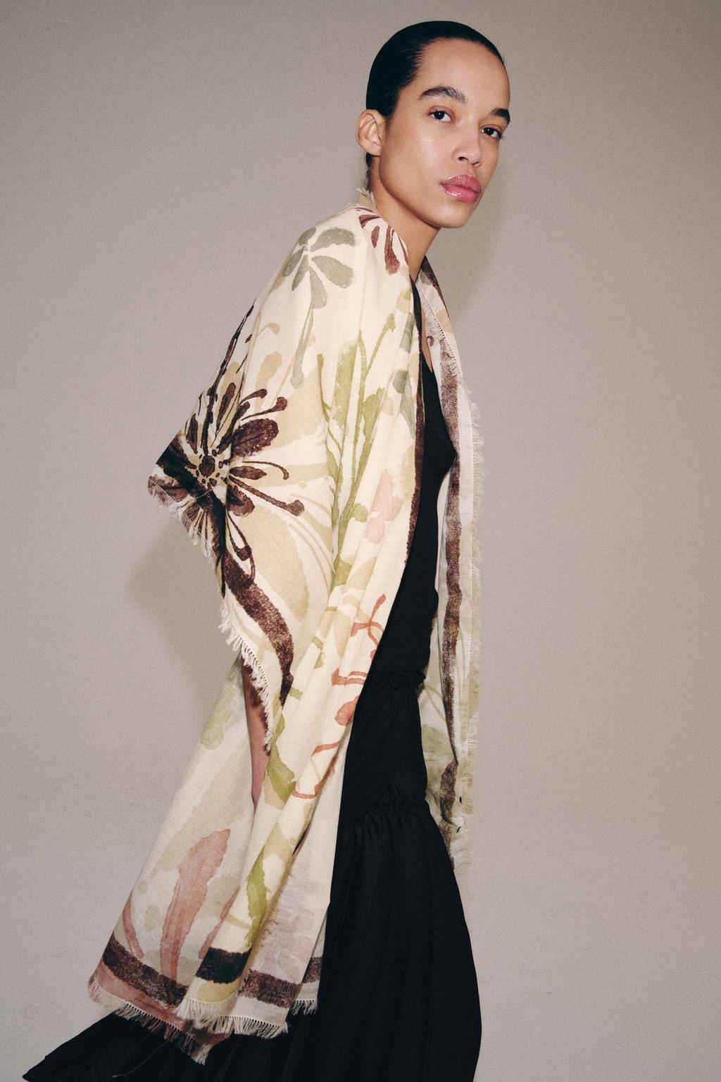 ПЛАТОК ИЗ 100% ХЛОПКА С ЦВЕТОЧНЫМ ПРИНТОМ