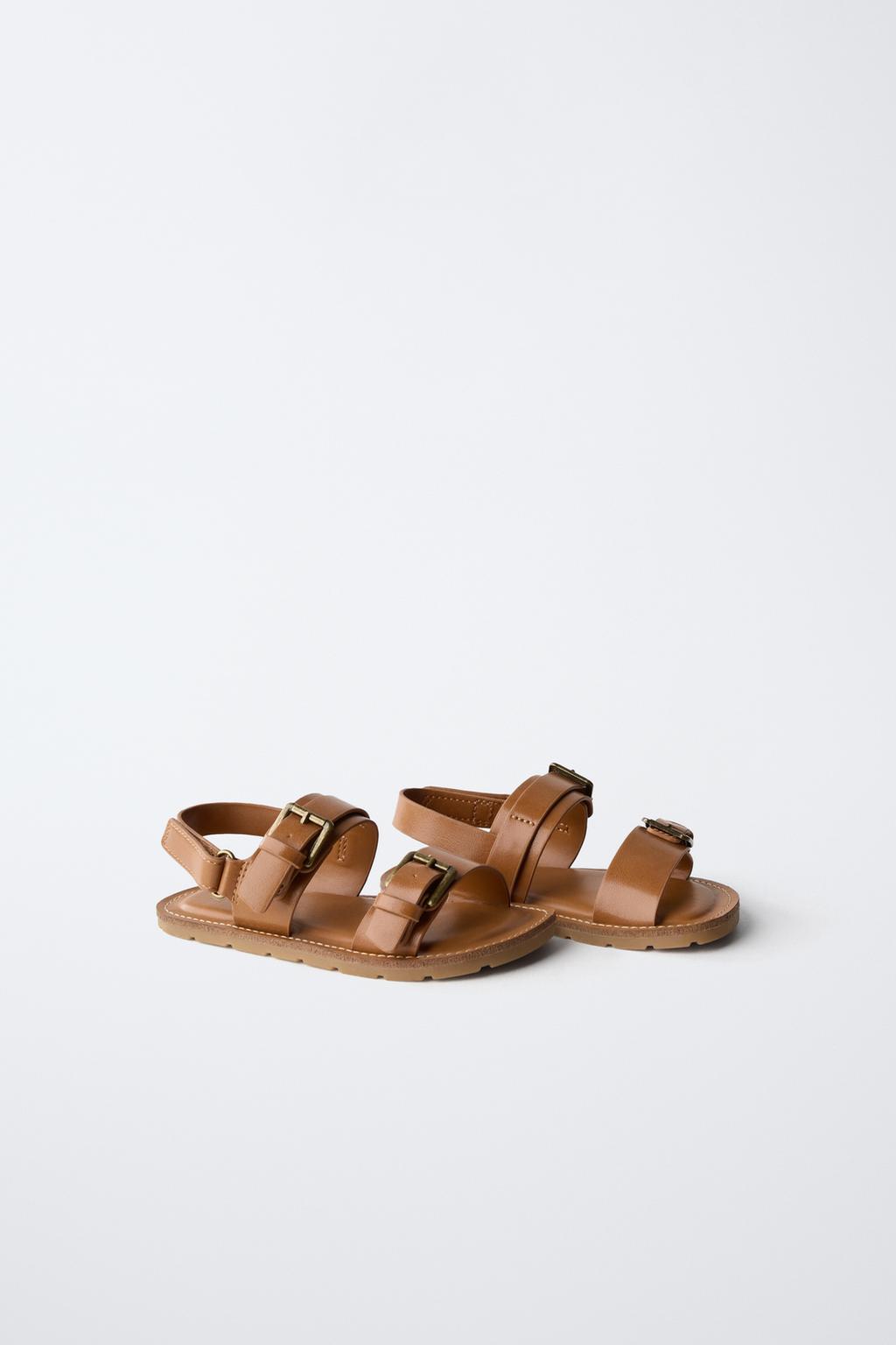 САНДАЛИИ С ПРЯЖКАМИ